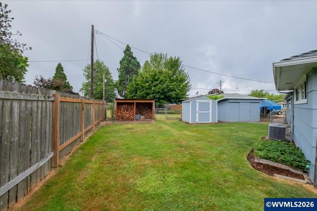 3630 Circle Dr SE, Albany, OR 97322