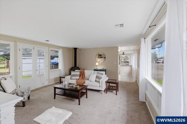 3630 Circle Dr SE, Albany, OR 97322
