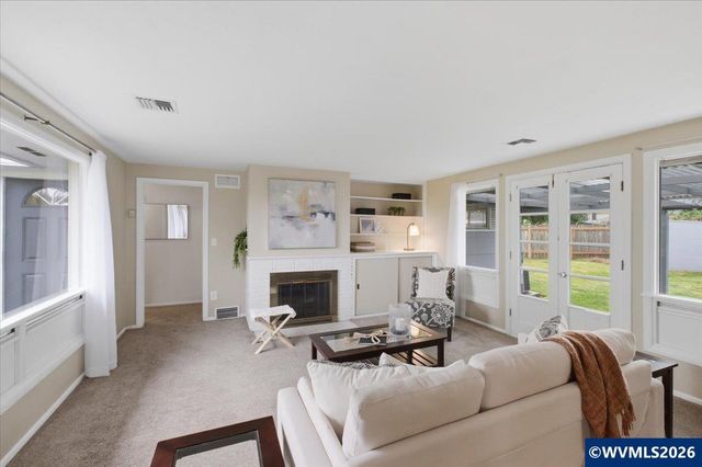 3630 Circle Dr SE, Albany, OR 97322