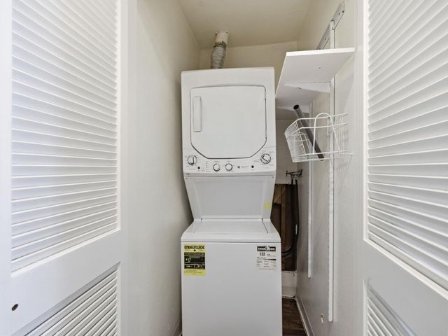 1940 Highland Oaks Drive 28, Arcadia, CA 91006