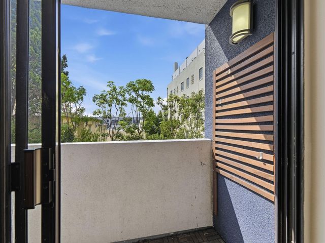 1940 Highland Oaks Drive 28, Arcadia, CA 91006