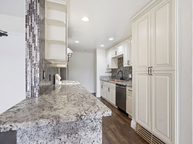 1940 Highland Oaks Drive 28, Arcadia, CA 91006