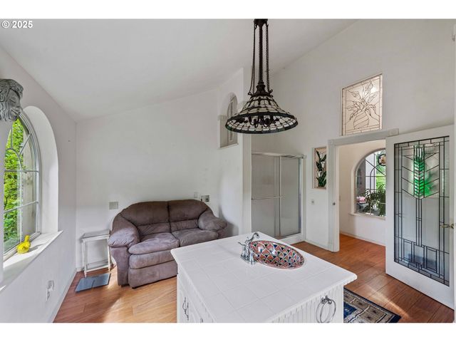 93652 E BLUE BIRD Ln, North Bend, OR 97459