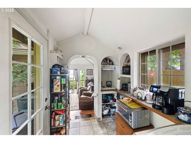 93652 E BLUE BIRD Ln, North Bend, OR 97459