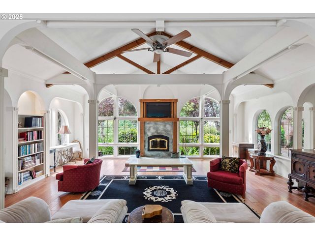 93652 E BLUE BIRD Ln, North Bend, OR 97459