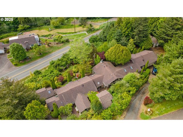 93652 E BLUE BIRD Ln, North Bend, OR 97459