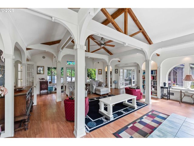 93652 E BLUE BIRD Ln, North Bend, OR 97459