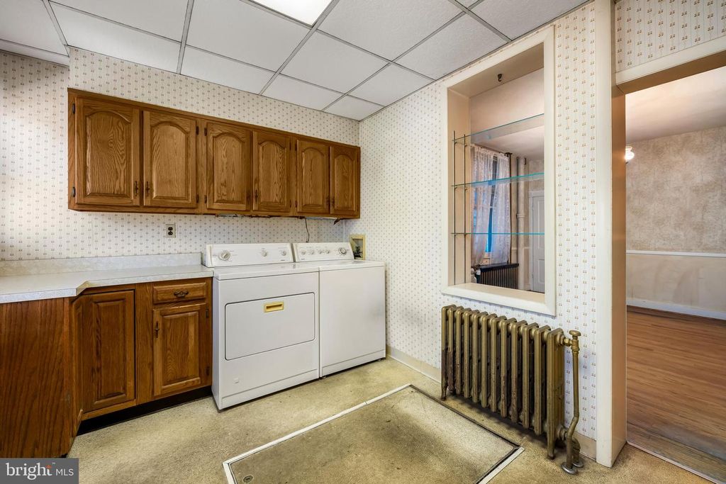 Image 14 of property listing at 1016 W 38TH ST, Baltimore, MD 21211