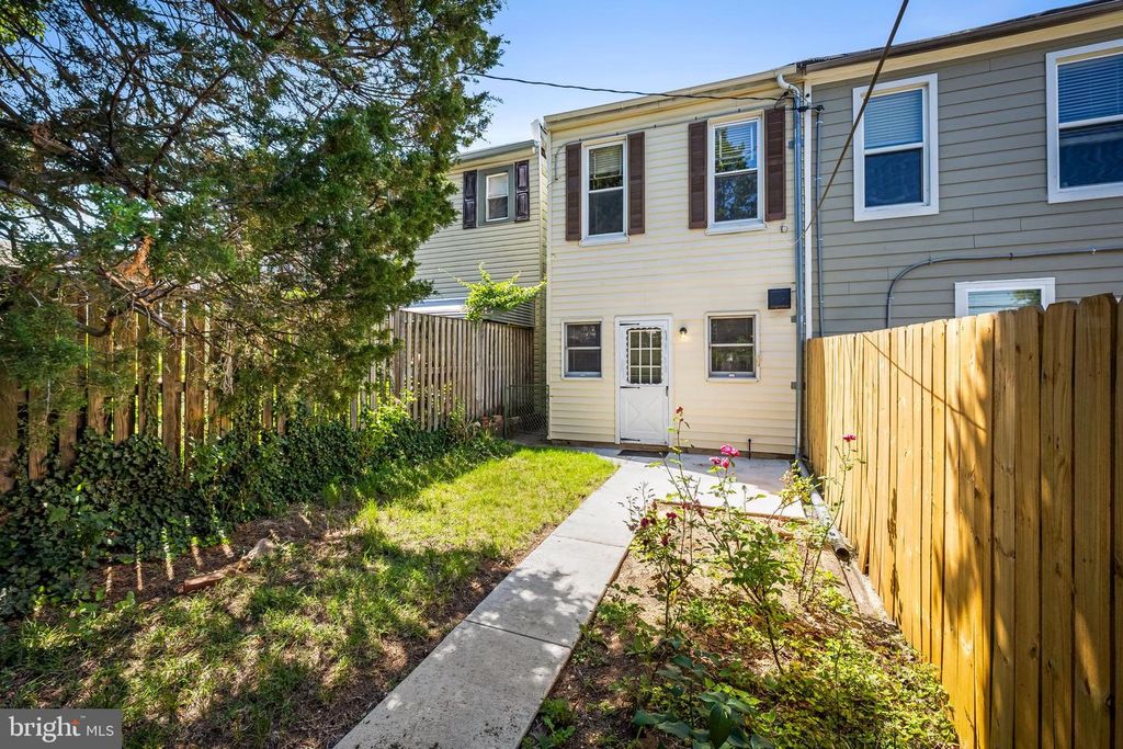 Image 30 of property listing at 1016 W 38TH ST, Baltimore, MD 21211