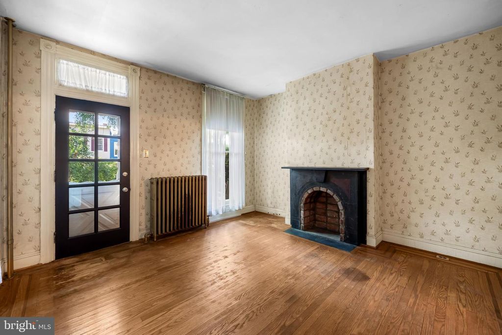 Image 4 of property listing at 1016 W 38TH ST, Baltimore, MD 21211