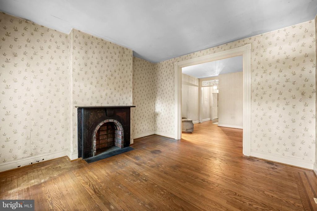 Image 5 of property listing at 1016 W 38TH ST, Baltimore, MD 21211