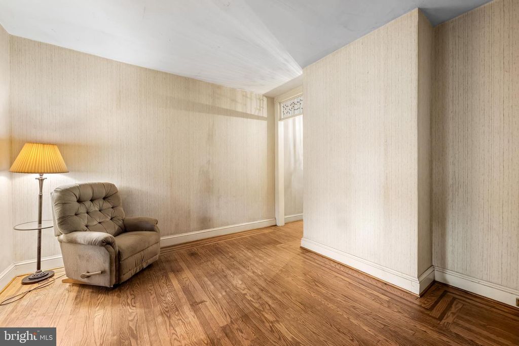 Image 7 of property listing at 1016 W 38TH ST, Baltimore, MD 21211