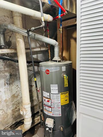 2559 S SHIELDS ST, Philadelphia, PA 19142