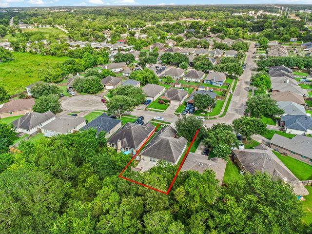 4007 Strawberry Court, Dickinson, TX 77539