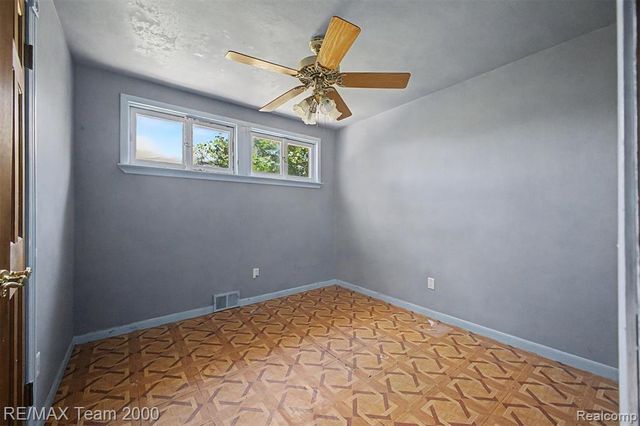 2145 Oakville Waltz Road, Update, MI 48164