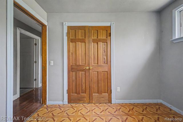 2145 Oakville Waltz Road, Update, MI 48164