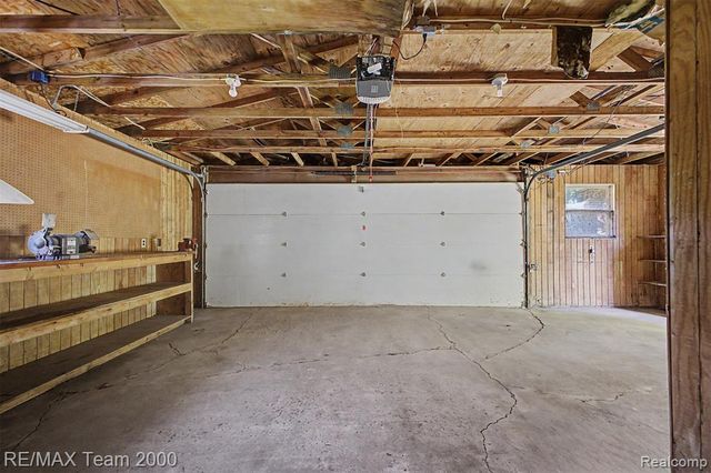 2145 Oakville Waltz Road, Update, MI 48164