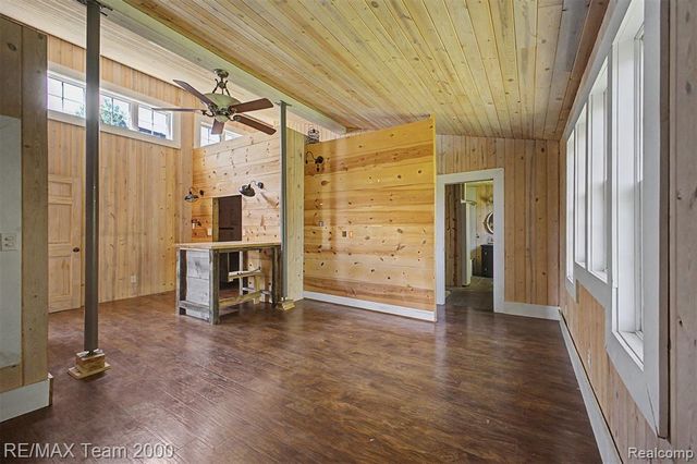 2145 Oakville Waltz Road, Update, MI 48164