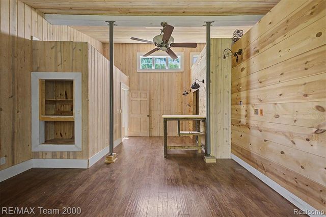 2145 Oakville Waltz Road, Update, MI 48164