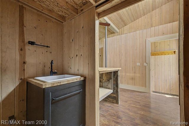 2145 Oakville Waltz Road, Update, MI 48164
