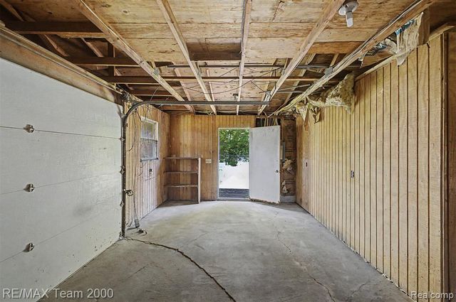 2145 Oakville Waltz Road, Update, MI 48164