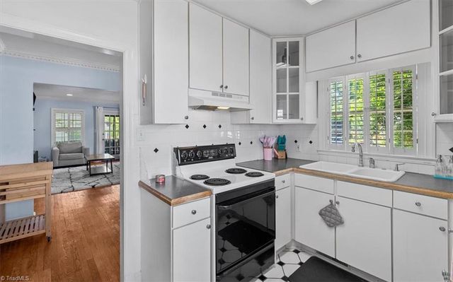 1106 GRAYLAND Street, Greensboro, NC 27408