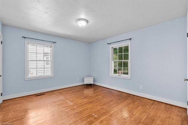 1106 GRAYLAND Street, Greensboro, NC 27408