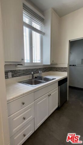 726 S Dunsmuir Avenue, Los Angeles, CA 90036