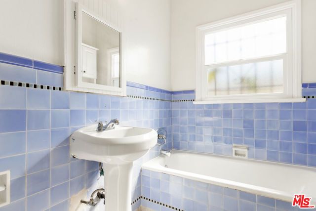 726 S Dunsmuir Avenue, Los Angeles, CA 90036