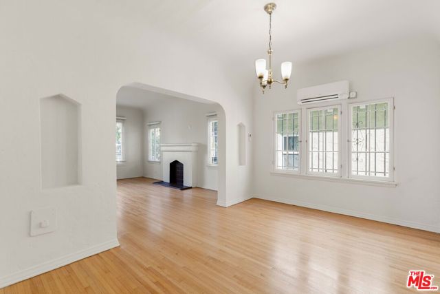 726 S Dunsmuir Avenue, Los Angeles, CA 90036