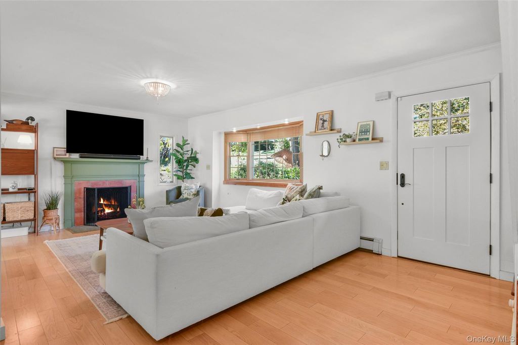 105 Havilands Lane, White Plains, NY 10605 — photo 4