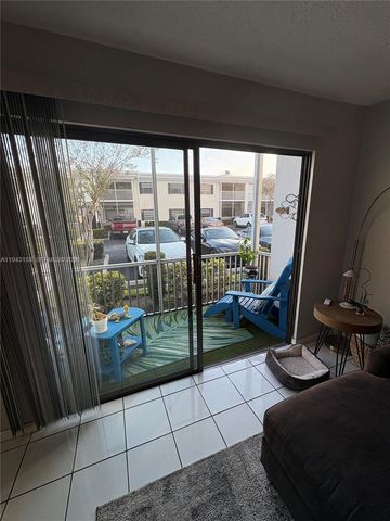 180 Cypress Club Dr 811, Pompano Beach, FL 33060