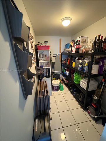 180 Cypress Club Dr 811, Pompano Beach, FL 33060