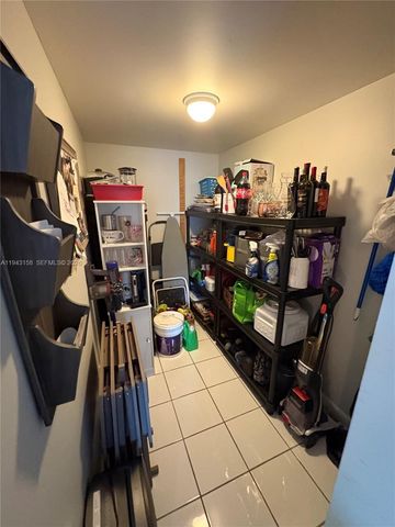 180 Cypress Club Dr 811, Pompano Beach, FL 33060