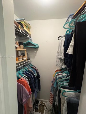 180 Cypress Club Dr 811, Pompano Beach, FL 33060