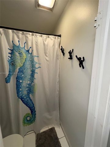 180 Cypress Club Dr 811, Pompano Beach, FL 33060