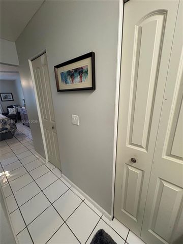 180 Cypress Club Dr 811, Pompano Beach, FL 33060