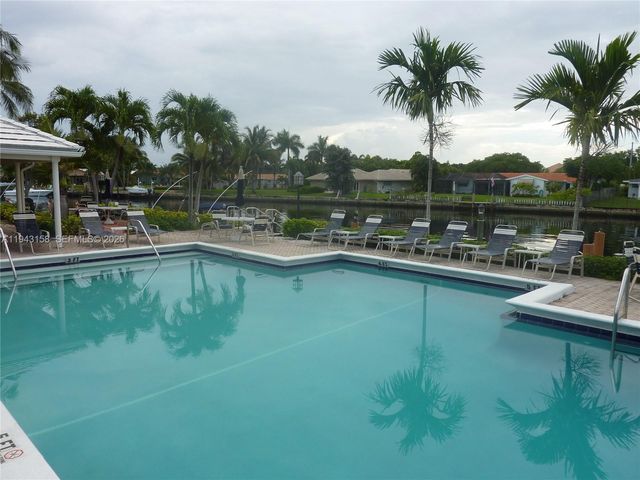 180 Cypress Club Dr 811, Pompano Beach, FL 33060