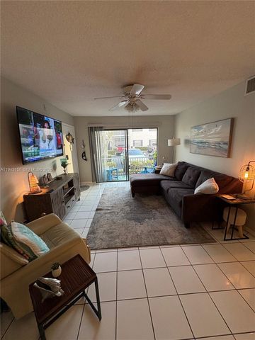 180 Cypress Club Dr 811, Pompano Beach, FL 33060