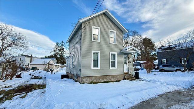 16 Candee Street, Schroeppel, NY 13135