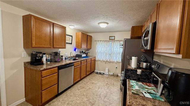 16 Candee Street, Schroeppel, NY 13135