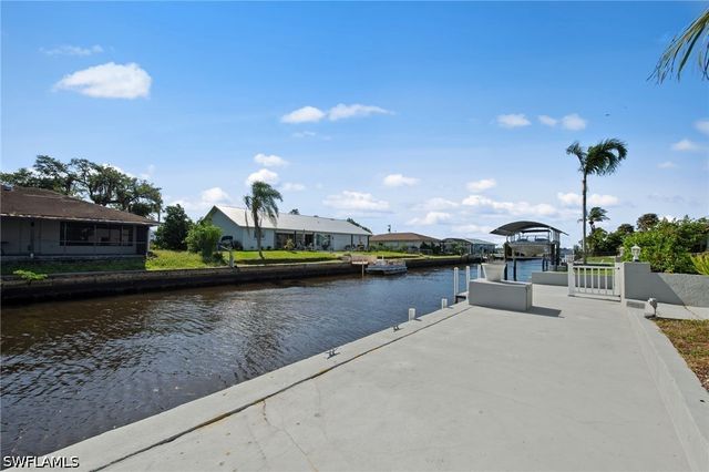 7195 Reymoor DR, North Fort Myers, FL 33917