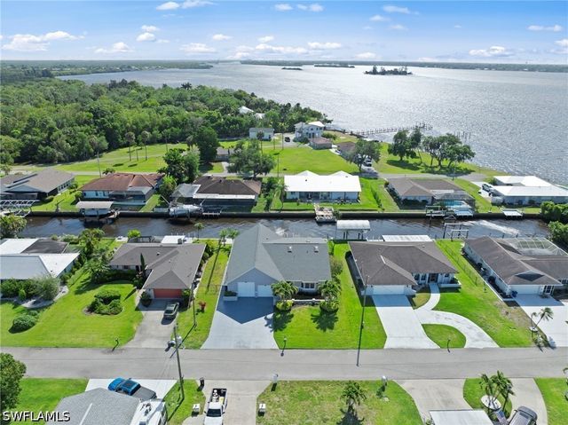 7195 Reymoor DR, North Fort Myers, FL 33917