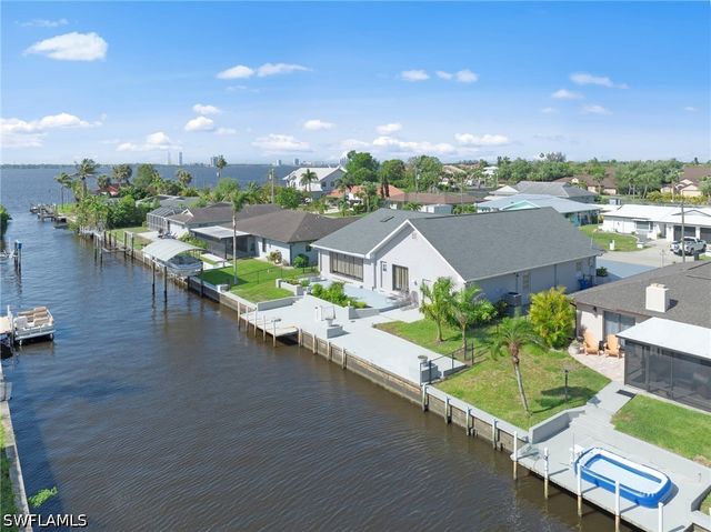 7195 Reymoor DR, North Fort Myers, FL 33917