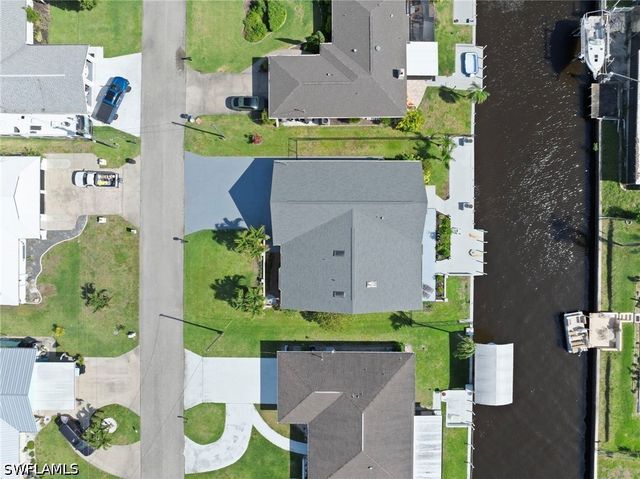 7195 Reymoor DR, North Fort Myers, FL 33917