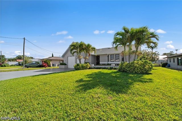 7195 Reymoor DR, North Fort Myers, FL 33917