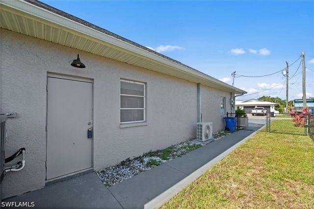 7195 Reymoor DR, North Fort Myers, FL 33917