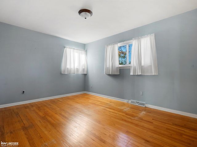 24410 Loretta, Warren, MI 48091