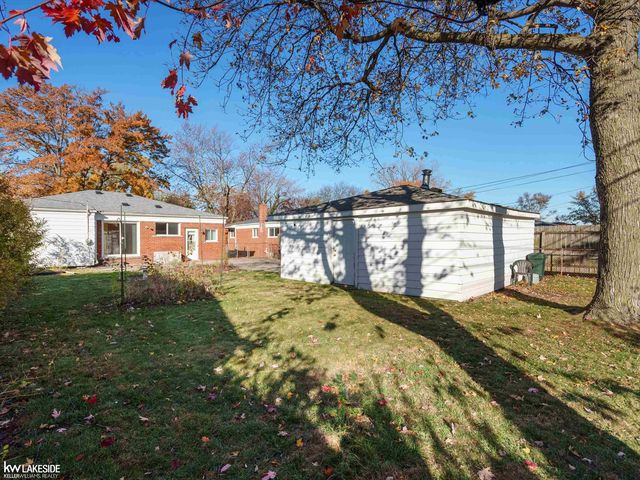 24410 Loretta, Warren, MI 48091