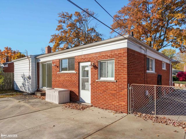 24410 Loretta, Warren, MI 48091